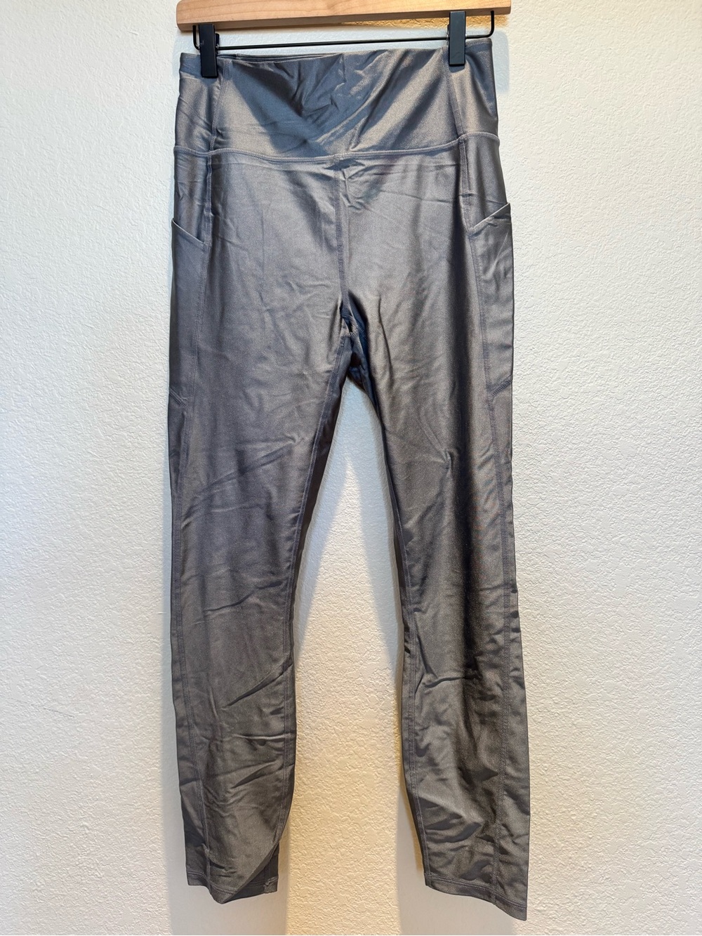 Fabletics womens Silver-Gray Performance Leggings